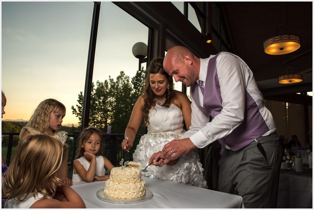 011-Wedding Cutting Cake_Priddis_Calgary_Photography-