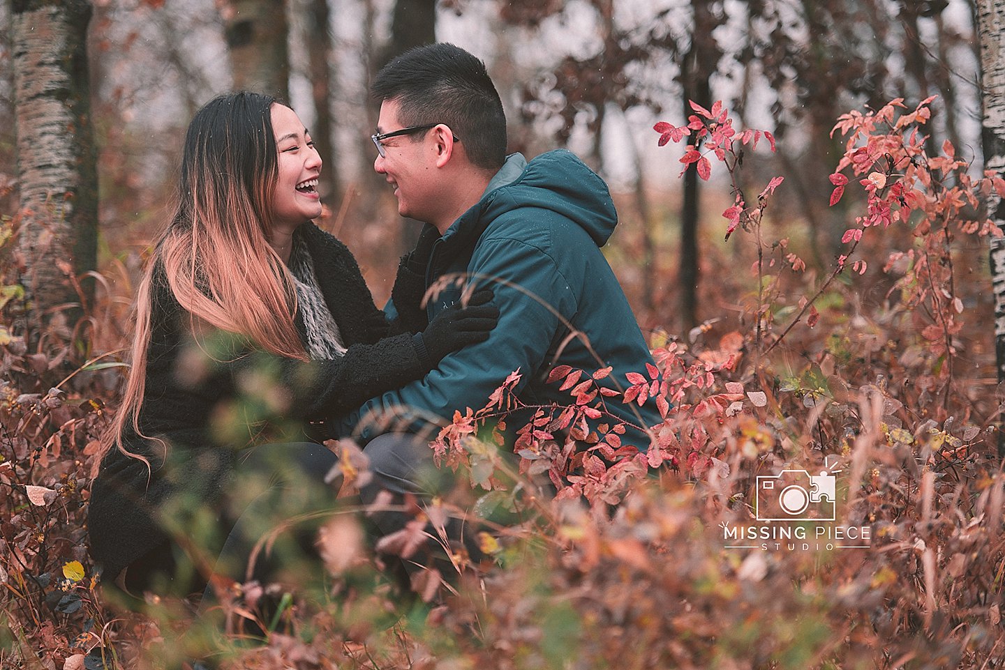 Edmonton-fall-couple-engagement-portrait-photographer-_0024