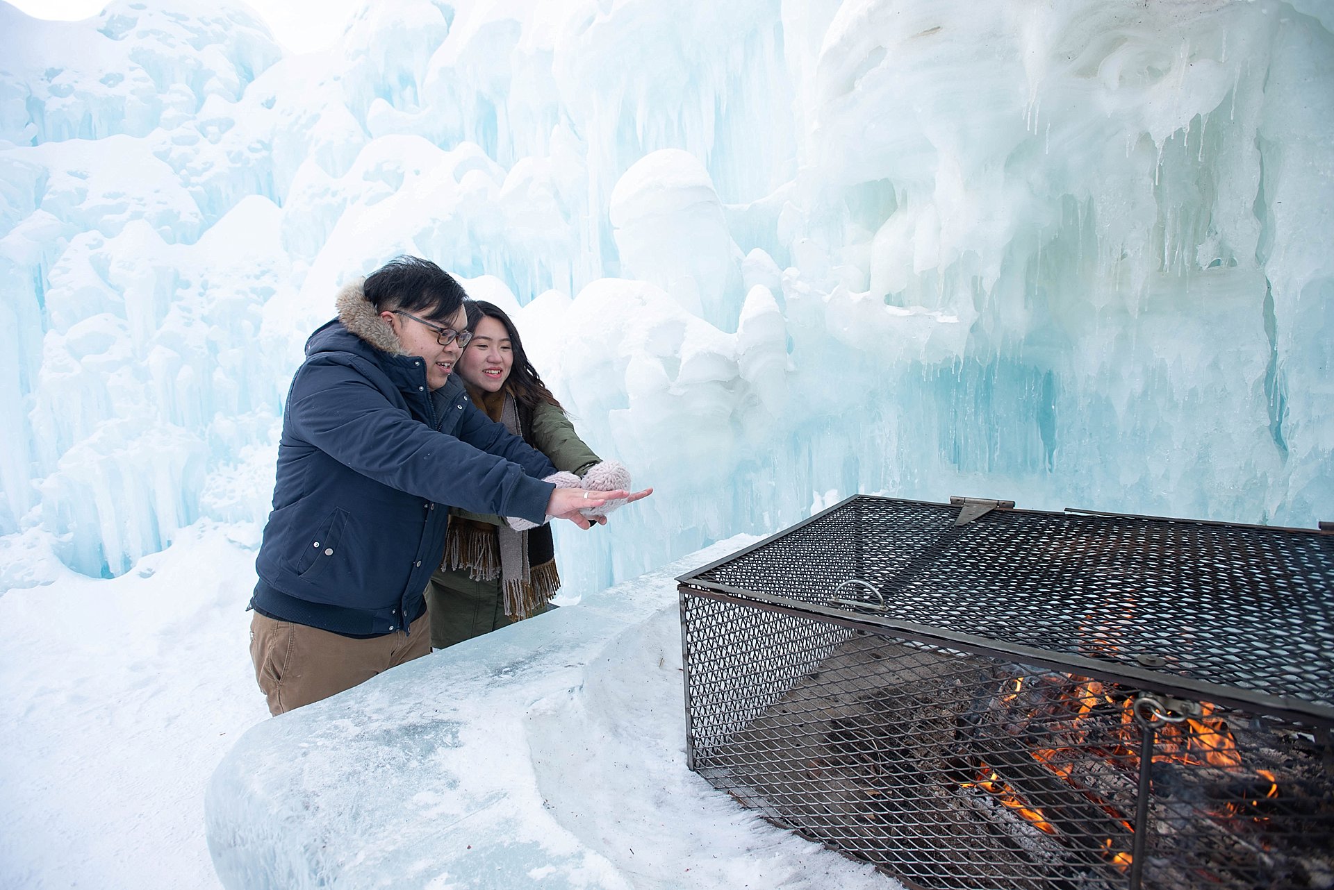 VJ-Ice-castles-engagement-photography_0011